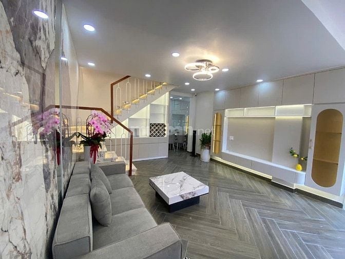 Bán nhà mặt tiền hẻm 994 Huỳnh Tấn Phát Quận 7