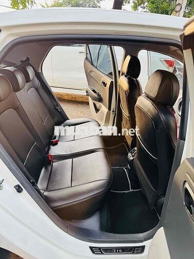 Hyundai Grand i10 Trắng 5 chỗ