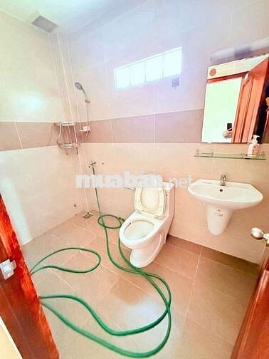 CHO THUÊ NHÀ MT 2TẦNG, 5X28M SÁT ĐƯỜNG LINH ĐÔNG. OTO NGỦ TRONG NHÀ.