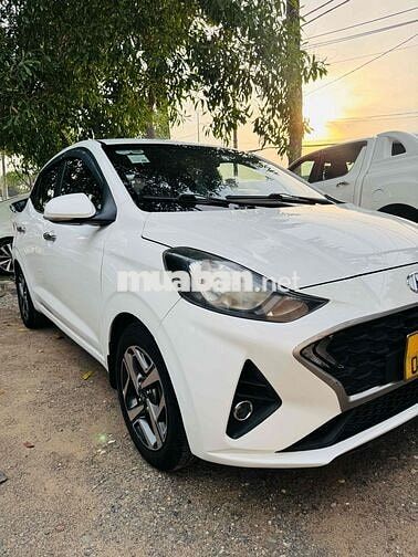 Hyundai Grand i10 Trắng 5 chỗ