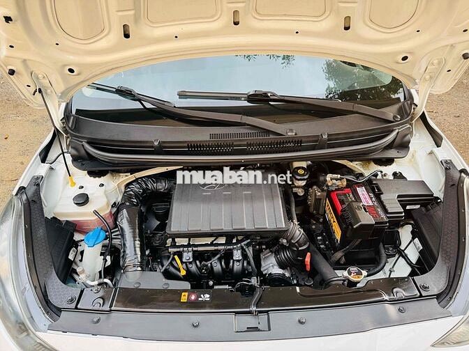 Hyundai Grand i10 Trắng 5 chỗ
