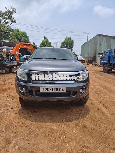 Ford Ranger XLT Số sàn Xám