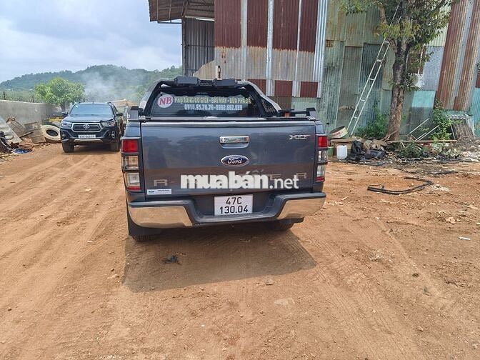 Ford Ranger XLT Số sàn Xám