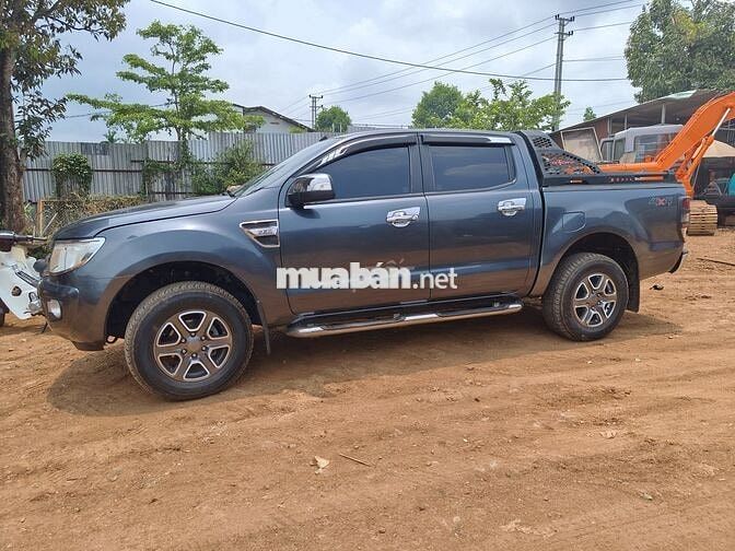 Ford Ranger XLT Số sàn Xám