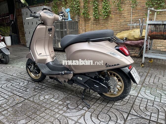 Piaggio Vespa Sprint 125 ABS Nâu đen