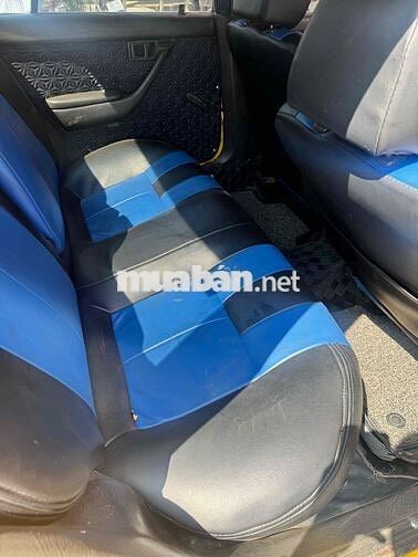 Toyota Corolla màu Vàng