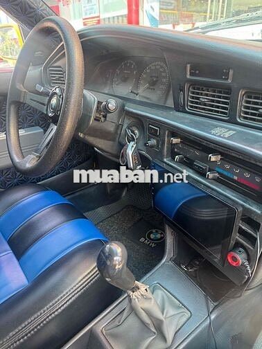 Toyota Corolla màu Vàng