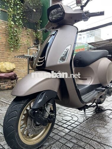 Piaggio Vespa Sprint 125 ABS Nâu đen