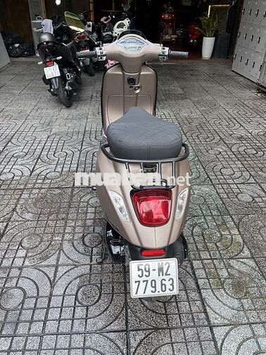 Piaggio Vespa Sprint 125 ABS Nâu đen