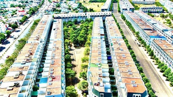 Bán shophouse 4 tầng đường Nguyễn Chí Thanh sẵn sổ, vị trí đẹp
