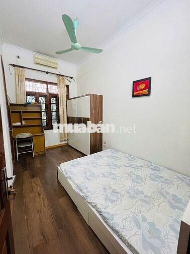 Nhà thuê ngõ 401 Nguyễn Khang, Dt 50m x 4 tầng , 14 triệu/tháng