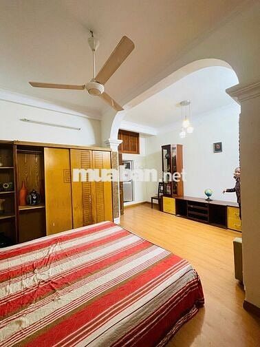 Nhà thuê ngõ 401 Nguyễn Khang, Dt 50m x 4 tầng , 14 triệu/tháng