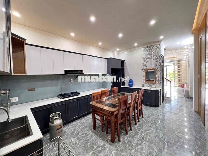 Nhà 2 lầu full nội thất KDC Cửu Long