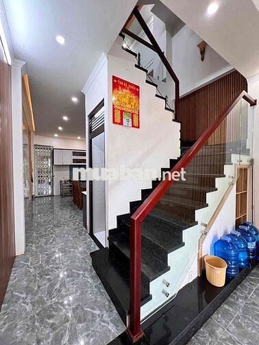 Nhà 2 lầu full nội thất KDC Cửu Long