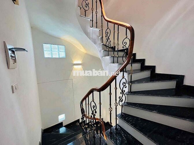 Ô tô đỗ phố Lò Đúc 34m2 x5T giá 7.4 tỷ  nhà đẹp 2 thoáng thông vòng qu