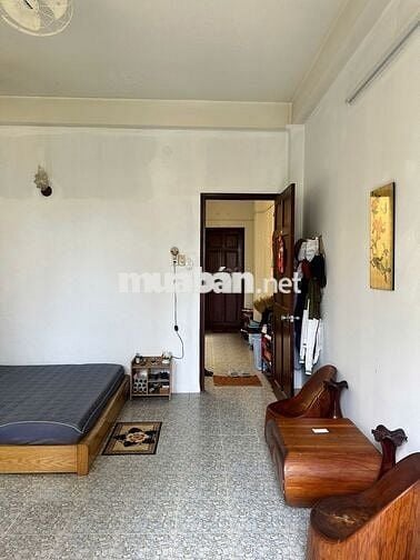 Nhà MT 60m2 5PN , 4 tầng , khu Kinh Doanh Đa Ngành Nghề , sát LVS