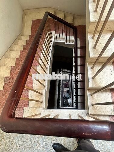 Nhà MT 60m2 5PN , 4 tầng , khu Kinh Doanh Đa Ngành Nghề , sát LVS