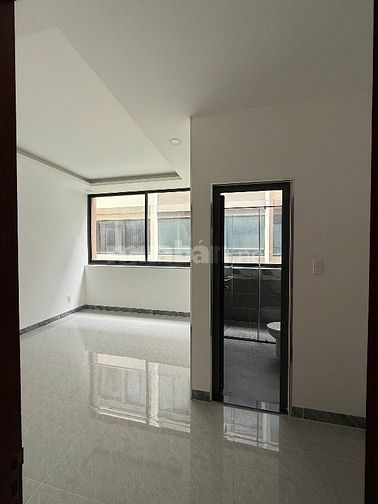Cần chuyển nhượng nhà phố sân vườn