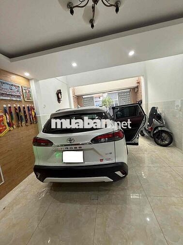 Toyota Corolla Cross Trắng