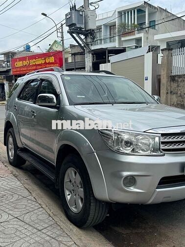 Toyota Fortuner 2011 Bản G Bạc