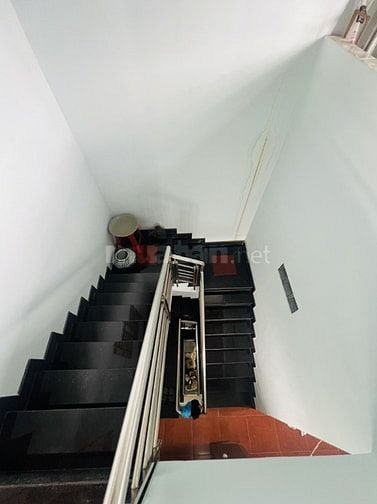 GIẢM SÂU - GẦN NGAY LÊ ĐẠI HÀNH, GIÁP LỮ GIA QUẬN 11, HẺM 5M 50M2