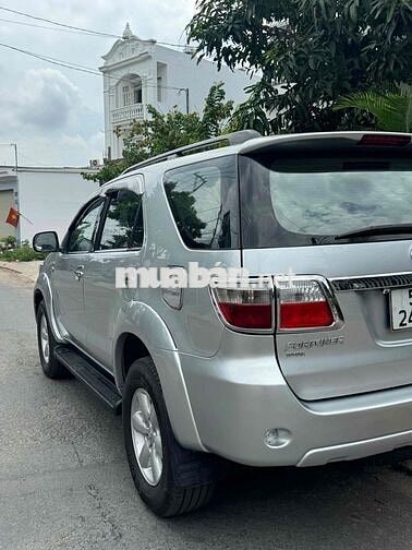 Toyota Fortuner 2011 Bản G Bạc