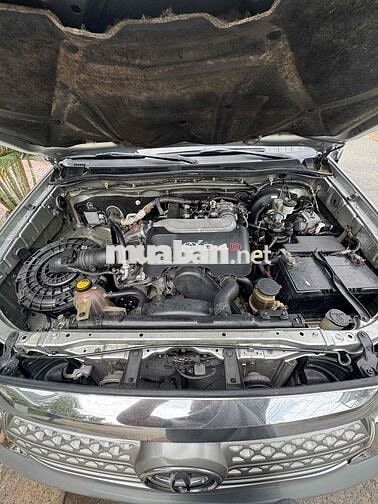 Toyota Fortuner 2011 Bản G Bạc