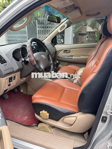 Toyota Fortuner 2011 Bản G Bạc