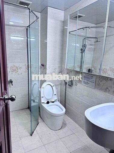 nhà đẹp MT đường số 3 , lư gia quận 11 - DT 4,5*20 - 5 tầng - 22 triệu