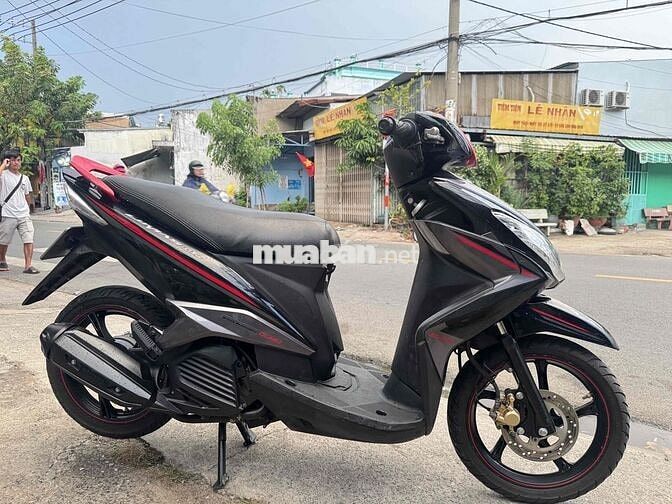 Yamaha Luvias FI Đen đỏ Đã sử dụng