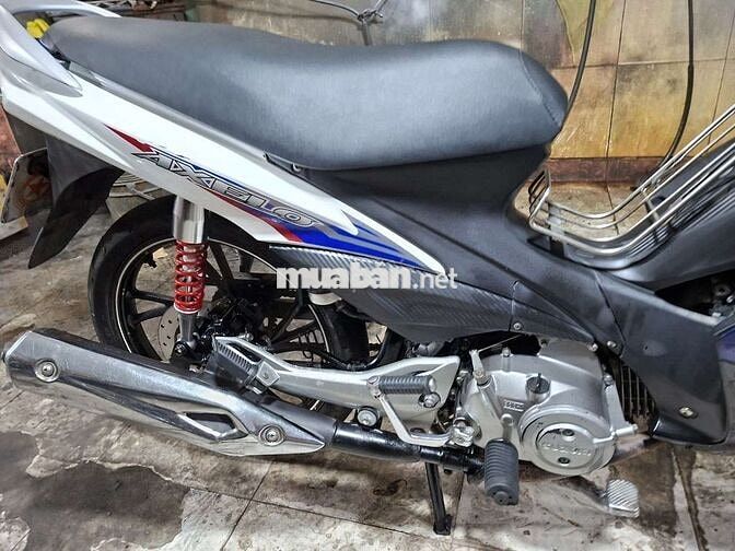 Suzuki Axelo T C 2016 Xanh trắng đen