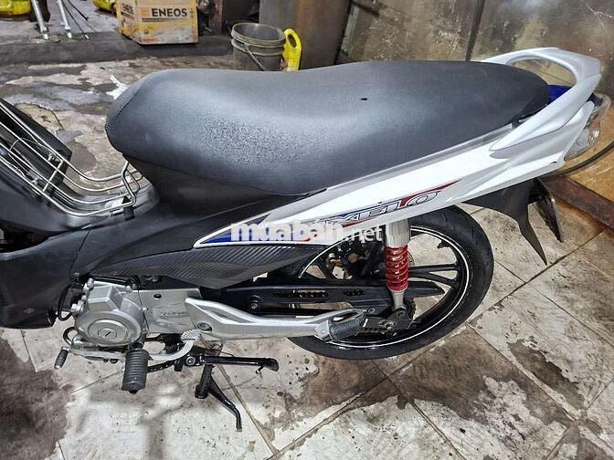 Suzuki Axelo T C 2016 Xanh trắng đen