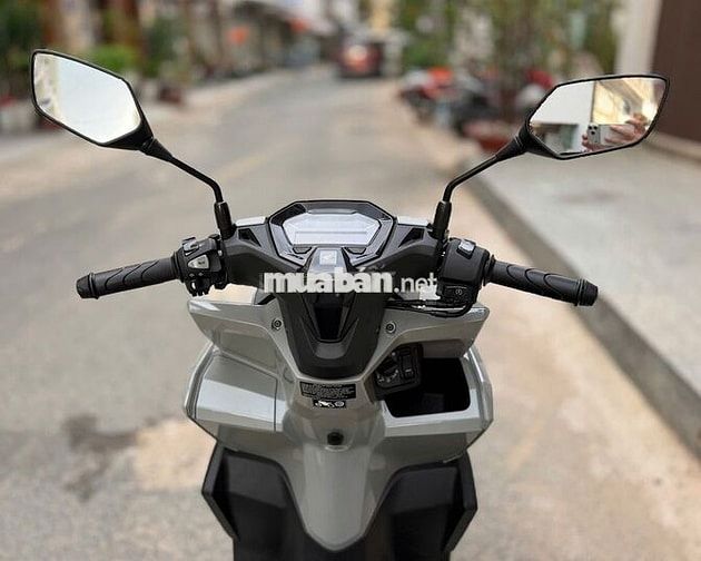 𝐇𝐨𝐧𝐝𝐚 𝐕𝐚𝐫𝐢𝐨 𝟏𝟔𝟎𝐜𝐜 𝐀𝐁𝐒 ODO 2.400km
