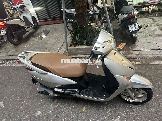 Honda Lead màu Bạc
