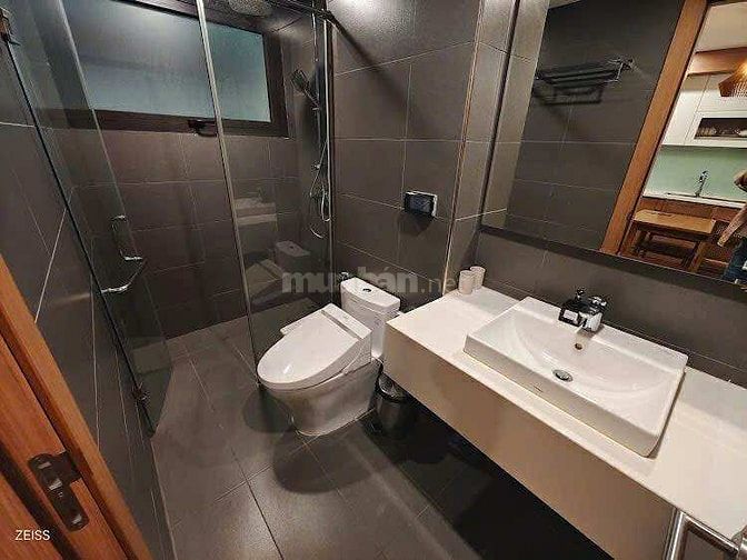 Bán toà Apartment- 8 tầng- MP Tô Ngọc Vân- view hồ-130m2- MT:8m- 79 tỷ