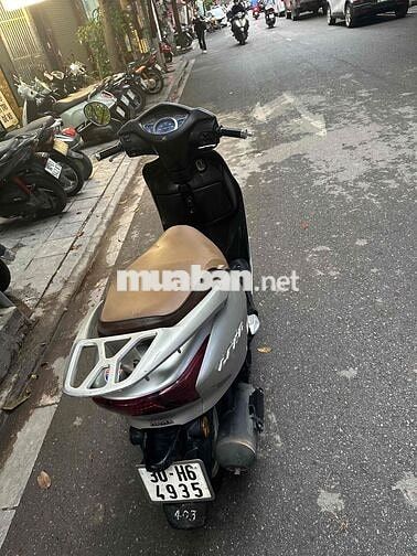 Honda Lead màu Bạc