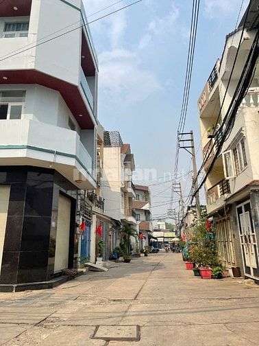 Nhà mới giáp khu tên lửa chủ xây tâm huyết DT: 4x20m 4tầng 7.9tỷ 