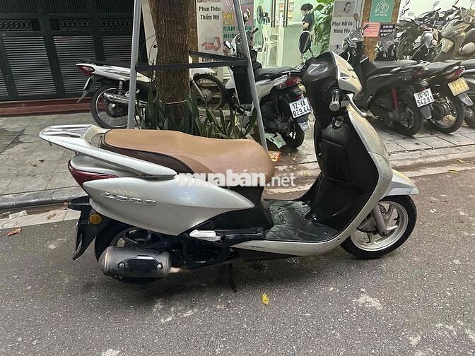 Honda Lead màu Bạc