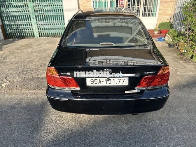 Toyota Camry 2004 2.4G MT Đen