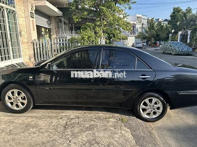 Toyota Camry 2004 2.4G MT Đen