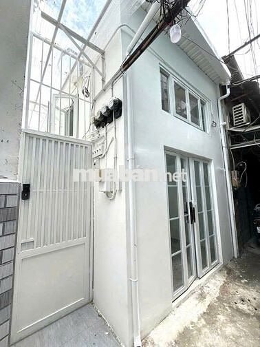 1 trệt 1 gác lửng có nội thất giá rẻ ngay gần Lotte và cầu kênh tẻ q7