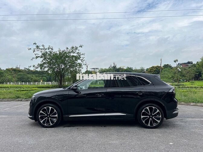 Xe điện VinFast VF8 Plus 2024 Đen