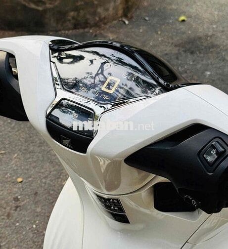 Honda SH 125i 2024 Trắng đen 6000 km