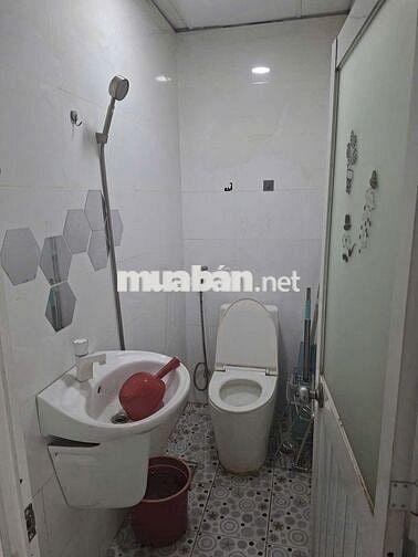 Cho thuê nhà 4pn hẻm xe hơi đường Huỳnh Văn Chính, Quận Tân Phú 