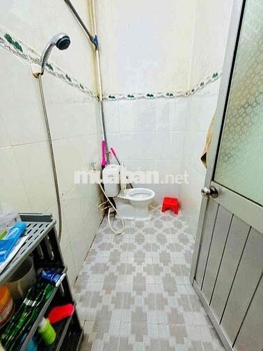CHO THUÊ NHÀ - 2MT HẺM Kinh Doanh Tốt - Gần Đ.Đồng Khởi - GIÁ: 6 triêu