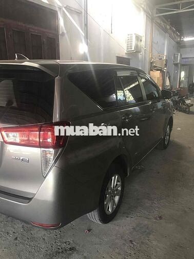 Toyota Innova 2017 2.0E Ghi đồng