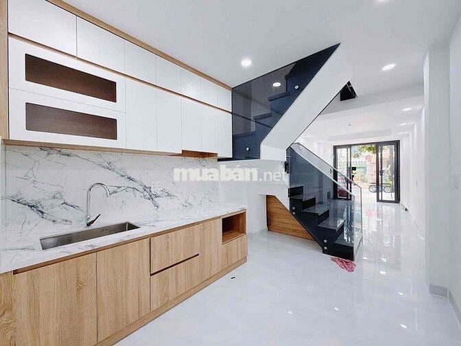 vị trí kinh doanh tốt . mặt tiền đường số . tân hưng Q7
