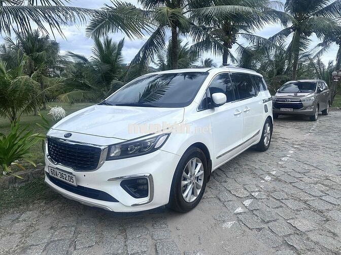 KIA Sedona 2018 Trắng 7 chỗ