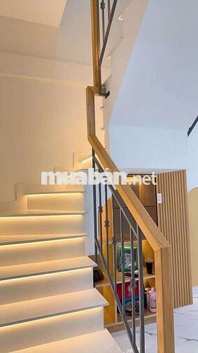 Nhà mới hẻm 4 m thông, ( 40m2) Nguyễn Trãi _ Lê Hồng Phong Q5 , 