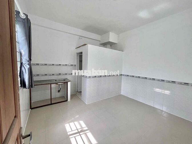 PHÒNG TRỌ SINH VIÊN MÁY LẠNH CỬA SỔ TRỜI KẾ BÊN ĐHOC CÔNG THƯƠNG